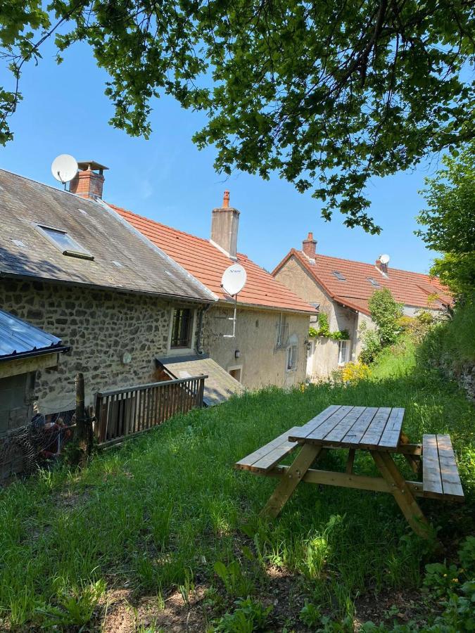 Petit Cocon Au Coeur Du Morvan Montreuillon Esterno foto