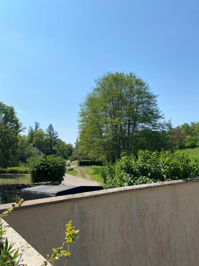 Petit Cocon Au Coeur Du Morvan Montreuillon Esterno foto